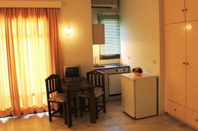 Calypso Hotel Apartments Hriszí Aktí Haniá Szoba fotó